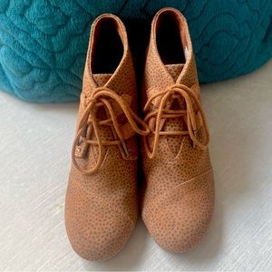 Toms Kala Suede Wedge Bootie